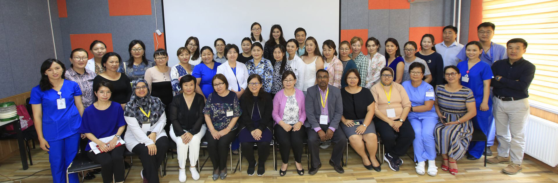 Монголын эх барих эмэгтэйчүүдийн эмч нарын холбоо
